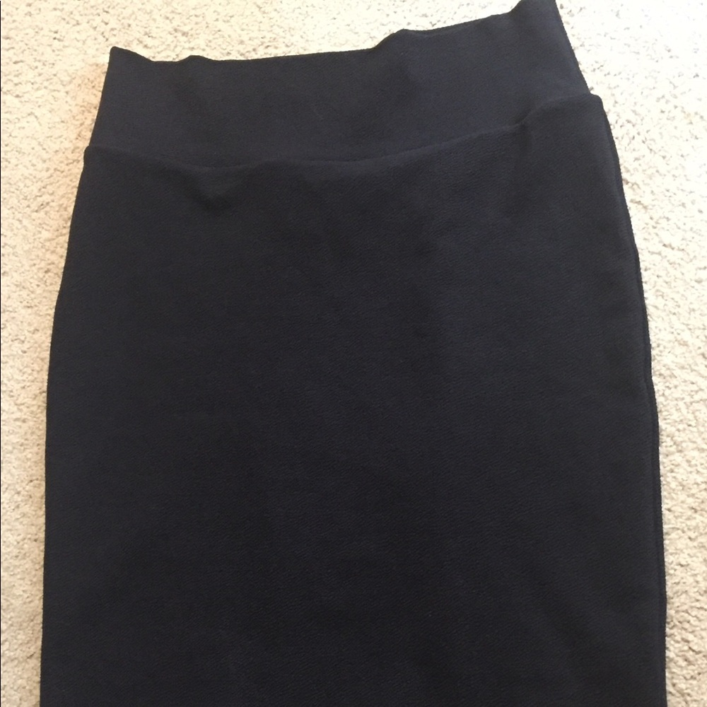 Black Lula Roe Cassie Skirt